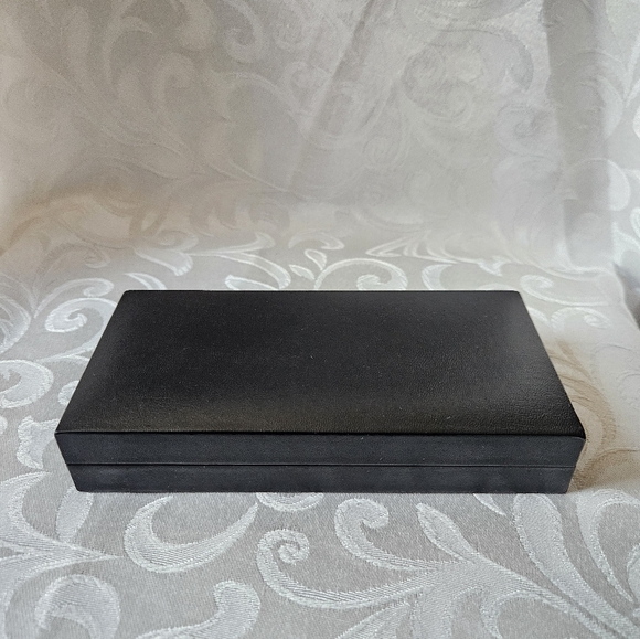 Bombay Black Leather Pen and Business Card Holder Set - Picture 8 of 9